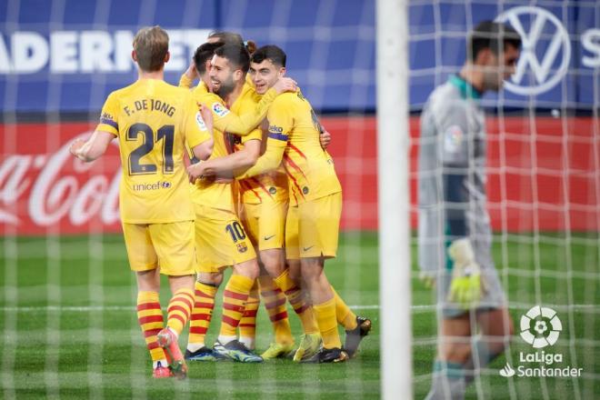 Los jugadores del Barcelona celebran el gol de Jordi Alba (Foto: LaLiga).