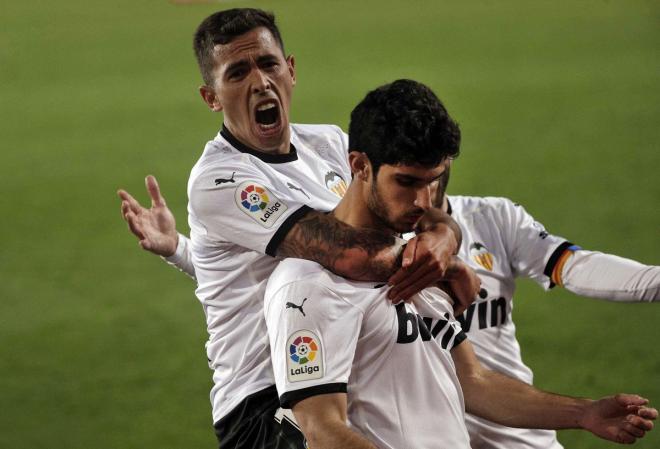 Oliva y Guedes celebran el gol de la victoria ante el Villarreal (Foto: LaLiga)