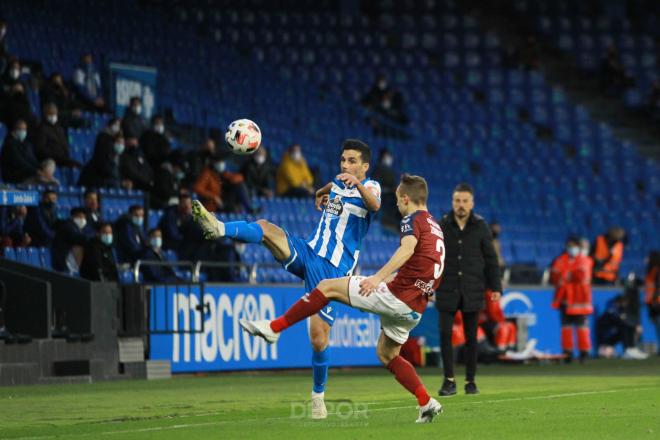 Bóveda despeja un balón en el Dépor-Pontevedra (Foto: RCD).