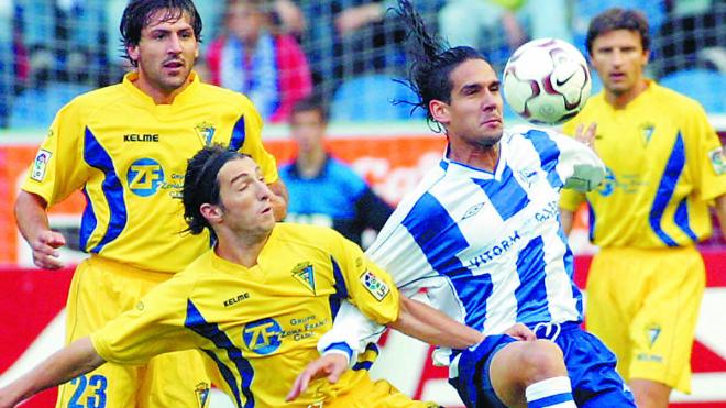 Pavoni, en el partido contra el Alavés de 2005 (Foto: Diario de Cádiz).