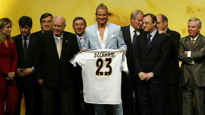 Presentación de David Beckham con el Real Madrid.