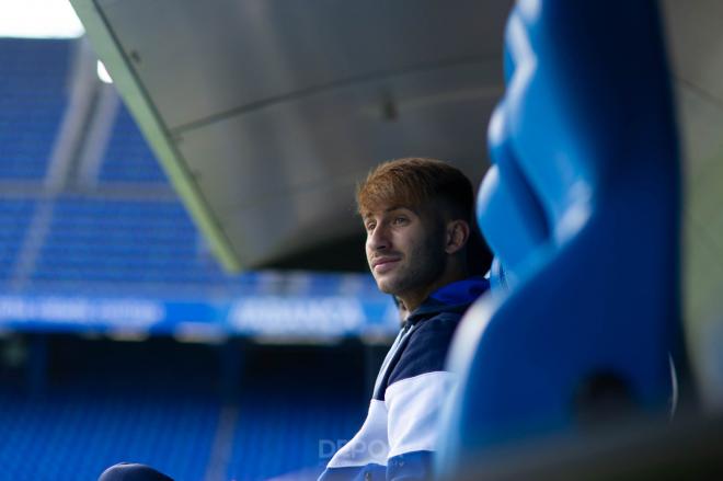 Yago Gandoy en el banquillo de Riazor (Foto: RCD).