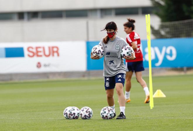 Blanca Romero, en un entrenamiento de la selección de España (Foto: RFEF).