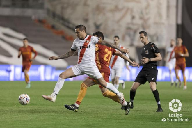 Lance del partido entre el Rayo Vallecano y el Real Zaragoza (Foto: LaLiga).