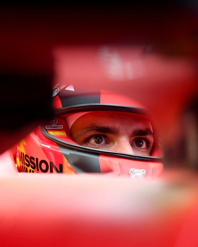 Carlos Sainz, a los mandos de su Ferrari (Foto: Ferrari).