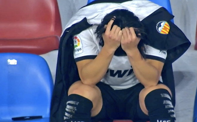 Kang In, abatido tras su cambio en el Levante UD - Valencia CF (Foto: LaLiga).