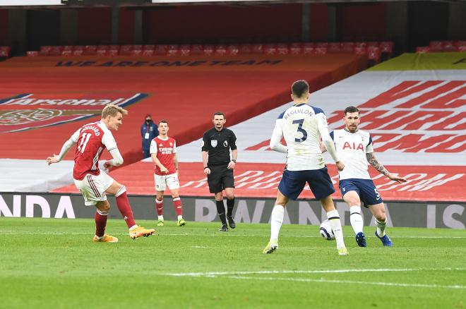 Acción del gol de Odegaard en el derbi ante el Tottenham (Foto: Arsenal FC).