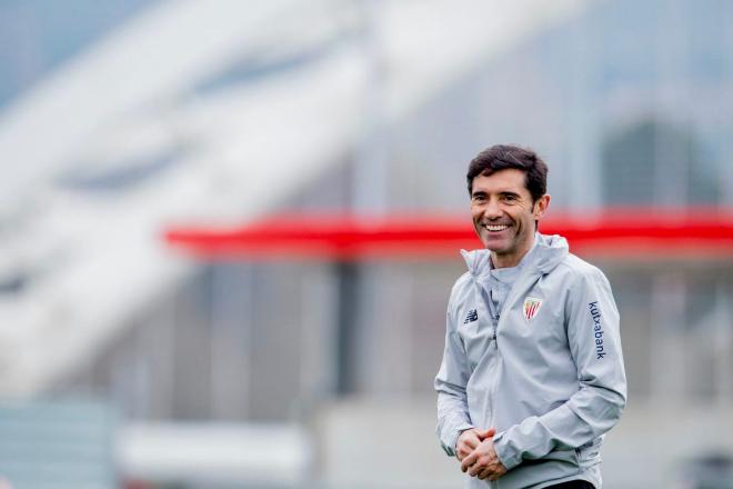 El técnico Marcelino García Toral muy sonriente en Lezama (Foto: Athletic Club).
