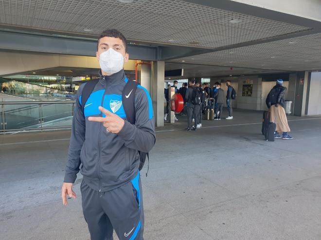 Yanis, a la llegada del equipo de Logroño (Foto: Málaga CF).