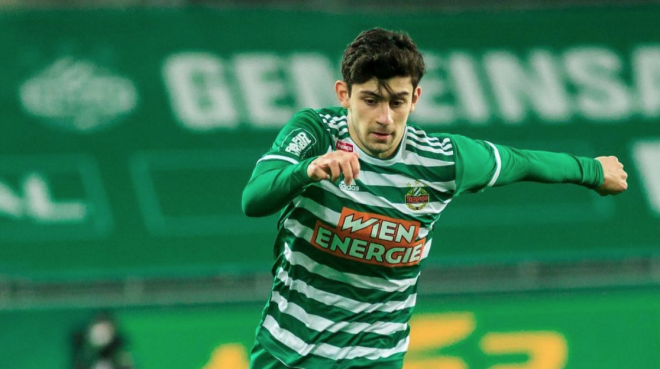 Yusuf Demir, pretendido por el Barcelona, en un partido (FOTO: EFE).