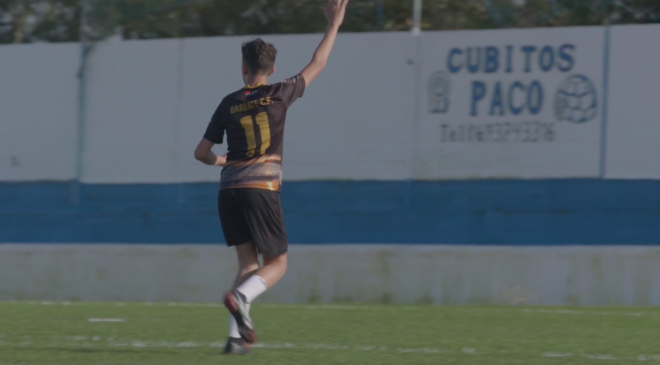 Sergio, hermano de Bryan Gil entrenando con el Barbate.