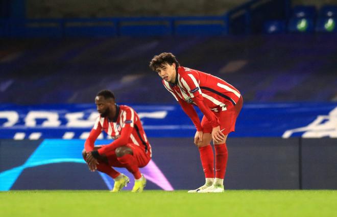 Joao Félix se lamenta tras la eliminación del Atlético de Madrid ante el Chelsea (Foto: Cordon Press).