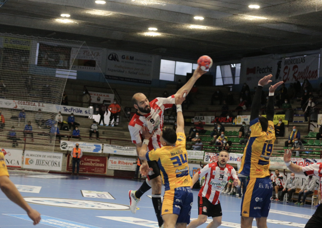 El Fertiberia Puerto Sagunto gana con contundencia (Fotos: Julio Calvo)