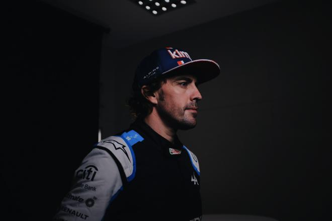 Fernando Alonso, durante los test de Baréin (Foto: Alpine).