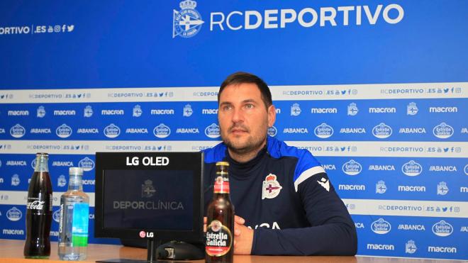 Manu Sánchez, entrenador del Dépor Abanca en sala de prensa (Foto: RCD).