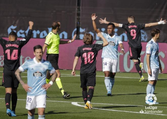 Renato Tapia protesta tras el gol de Benzema en el Celta-Real Madrid (Foto: LaLiga).