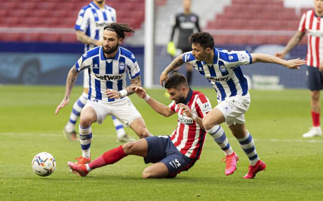 Yannick Carrasco, durante el Atlético-Alavés (Foto: Cordon Press).