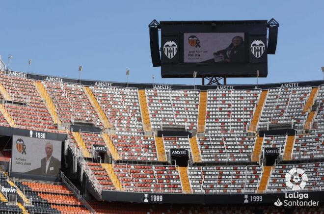 Homenaje del Valencia a Reina en el videomarcador (Foto: LaLiga).