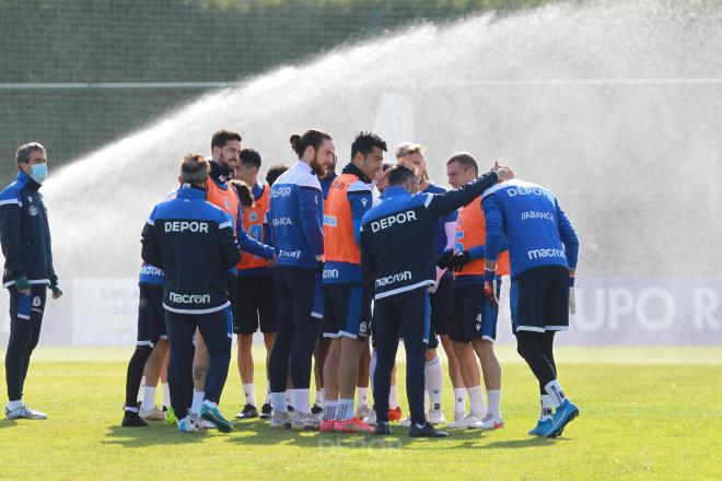 Plantilla y cuerpo técnico del Dépor en Abegondo (Foto: RCD).