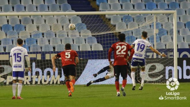 Fallo de Álex Alegría en el Real Zaragoza - Mirandés (Foto: LaLiga).