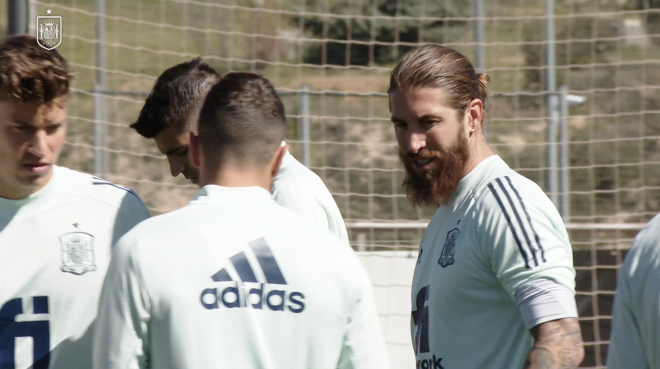 Ramos, con Marcos Llorente, Koke y Morata en la sesión.