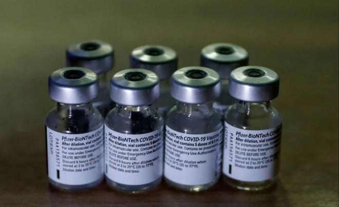 Vacunas de Pfizer para la vacunación contra el coronavirus.