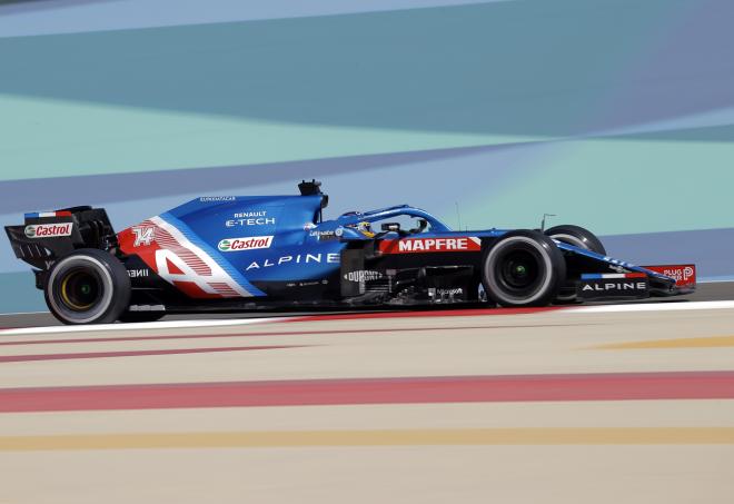 Alonso, en los Libres 1 del GP de Bahrein (Foto: EFE).