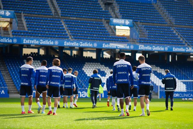 Los jugadores del Dépor tras entrenar en Riazor (Foto: RCD).