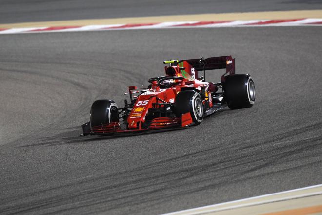 Carlos Sainz, durante el Gran Premio de Baréin 2021 (Foto: F1).
