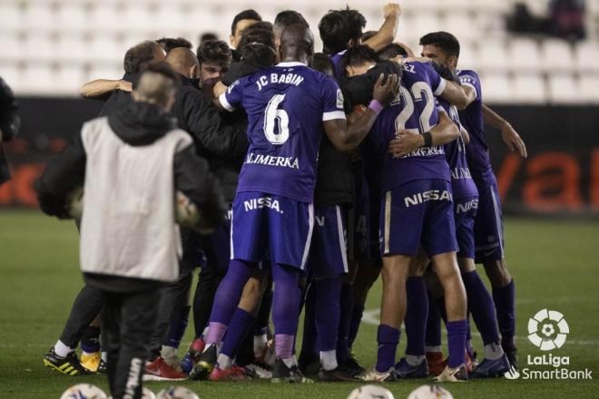 Los jugadores del Sporting celebran el triunfo ante el Rayo (Foto: LaLiga).