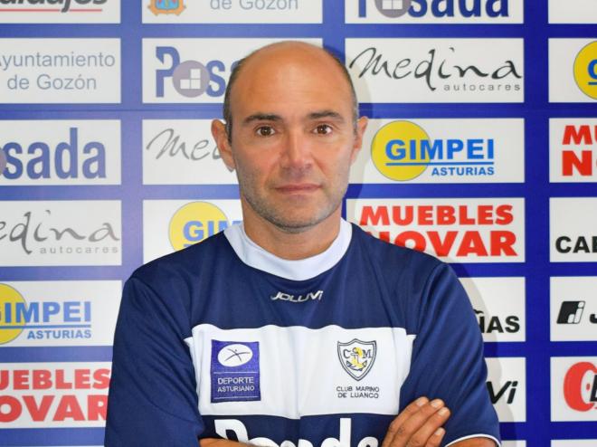 Manel Menéndez, exjugador del Dépor y actual entrenador del Marino de Luanco.