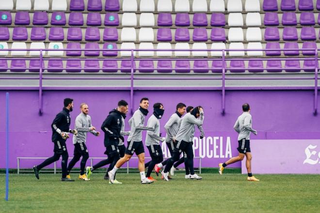 Los jugadores pucelanos, en un entrenamiento en los Anexos (Foto: Real Valladolid).
