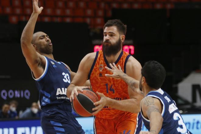 El Valencia Basket necesita ganar en Berlín para llegar vivo a la última jornada