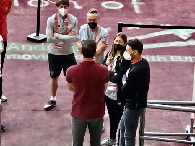 Iraizoz y Aduriz charlan en La Cartuja de Sevilla.