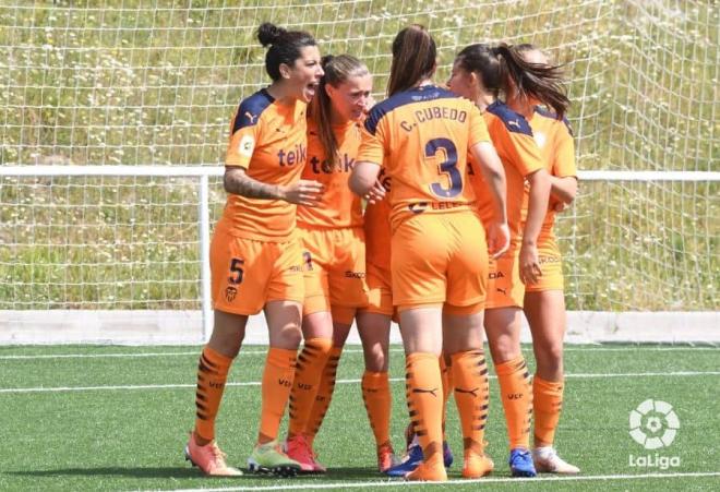 El VCF Femenino celebra el gol del empate. (Foto: LaLiga)