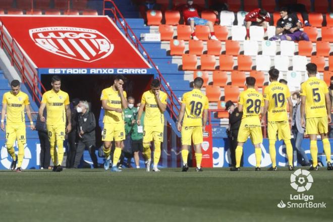Varios jugadores del Málaga al inicio del partido (Foto: LaLiga).