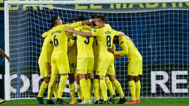 Los jugadores del Villarreal celebran su gol al Dinamo de Zagreb (Foto: Cordon Press).