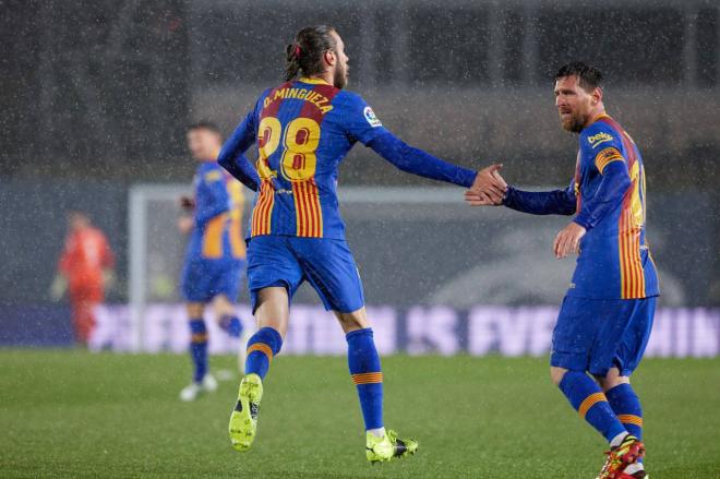 Messi felicita a Mingueza tras el gol del defensor en el Real Madrid-Barcelona (Foto: FCB).