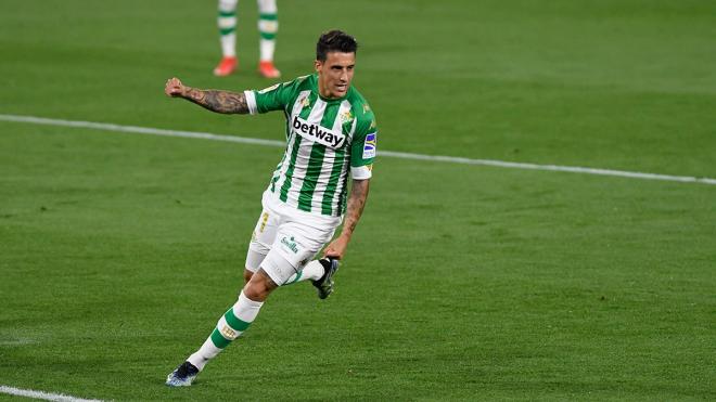 Cristián Tello celebra su gol.