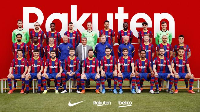Foto oficial del FC Barcelona 2020/21, con la plantilla, cuerpo técnico y Laporta (Foto: FCB).