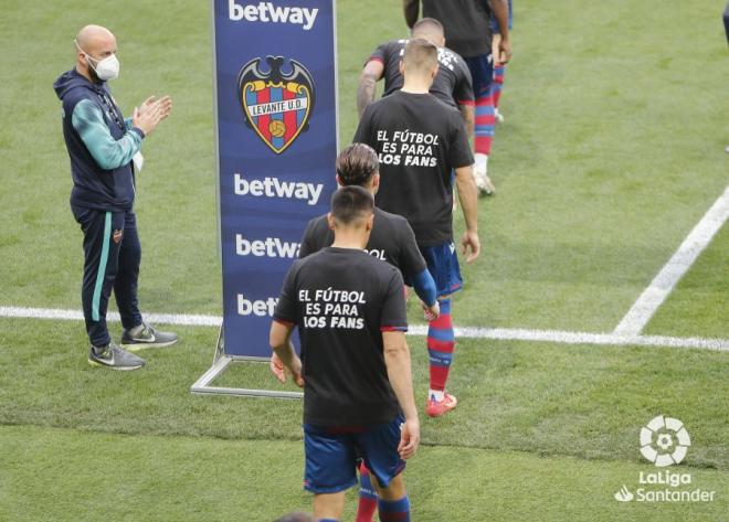 El Levante también mostró camisetas en contra de la Superliga (Foto: LaLiga).