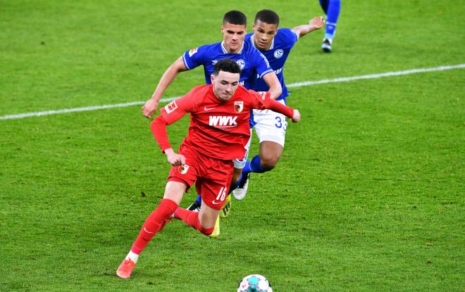 Rubén Vargas, jugando con el Augsburgo.