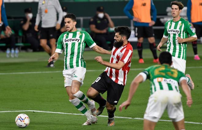 Bartra, en el duelo entre Betis y Athletic (Foto: Kiko Hurtado).