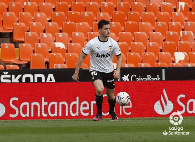 Hugo Guillamón, durante el Valencia-Alavés (Foto: LaLiga).