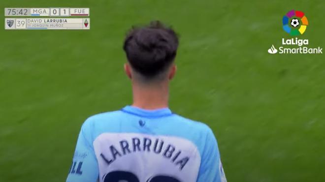 La camiseta de David Larrubia, con tres erres, en el Málaga-Fuenlabrada.