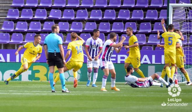 Los jugadores del Real Valladolid, tras el gol de Juan Cala en el Estadio José Zorrilla (Foto: LaL