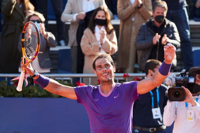 Rafa Nadal celebra la victoria sobre Carreño en el Conde de Godó (FOTO: EFE).