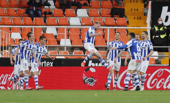 Guidetti celebra su gol en el Valencia-Alavés (Foto: DA).