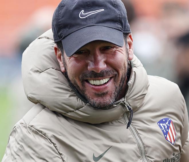 Simeone sonríe en una sesión del Atlético de Madrid (Foto: ATM).