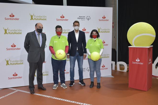 Banco Santander patrocina el Encuentro Nacional Más que Tenis de la Fundación Rafa Nadal.